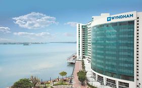 Wyndham Guayaquil, Puerto Santa Ana